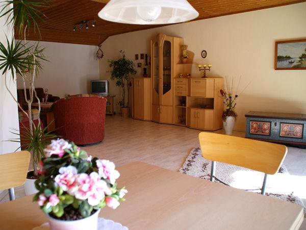Jenny´s Ferienwohnungen Bad Salzungen Exterior foto